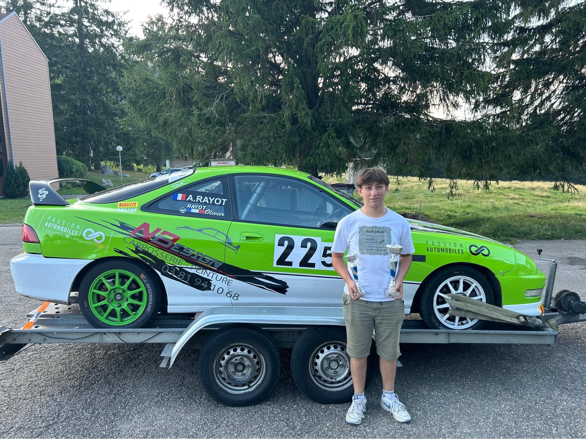 Antoine Rayot avec ses trophées